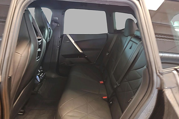 BMW iX 13 of 19