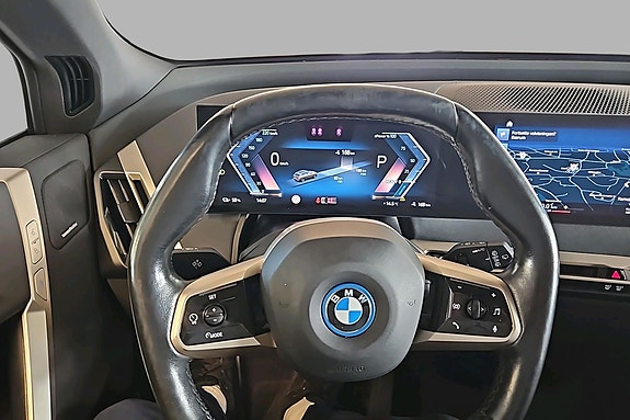 BMW iX 12 of 19