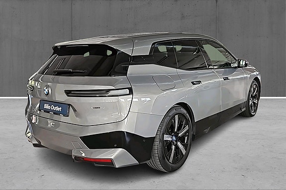 BMW iX 5 of 19