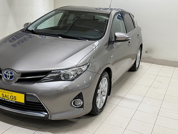 Toyota Auris 6 of 30