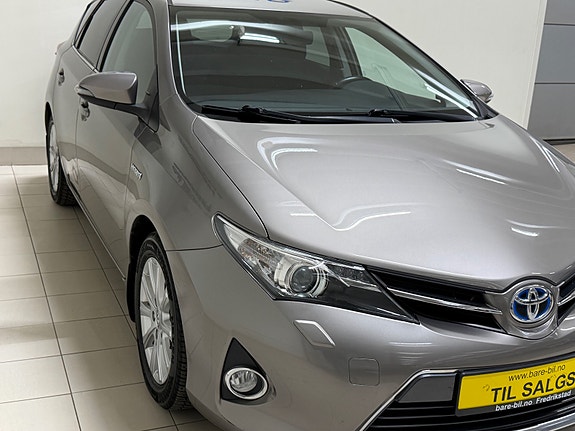 Toyota Auris 5 of 30