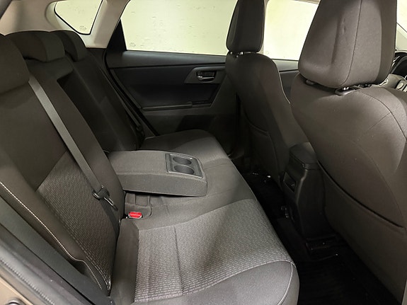 Toyota Auris 19 of 30