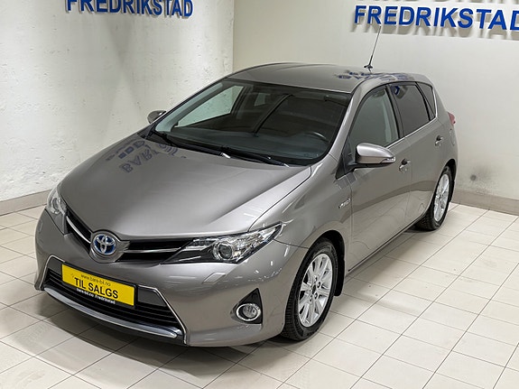 Toyota Auris 7 of 30