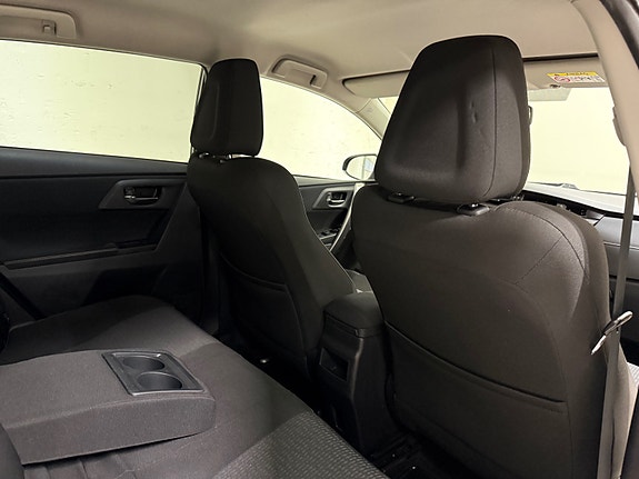 Toyota Auris 23 of 30