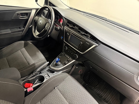 Toyota Auris 20 of 30