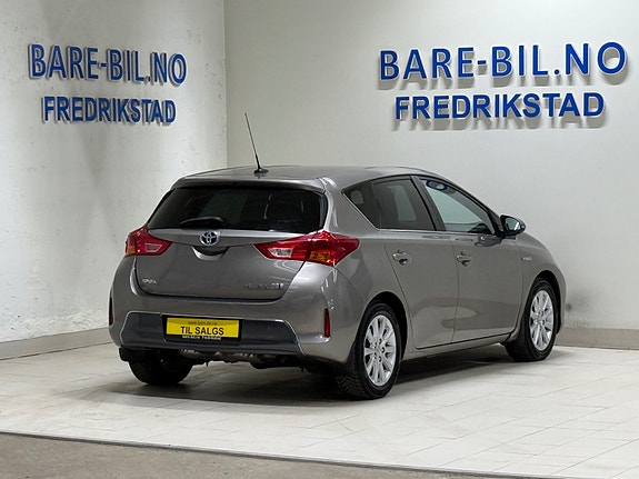 Toyota Auris 12 of 30