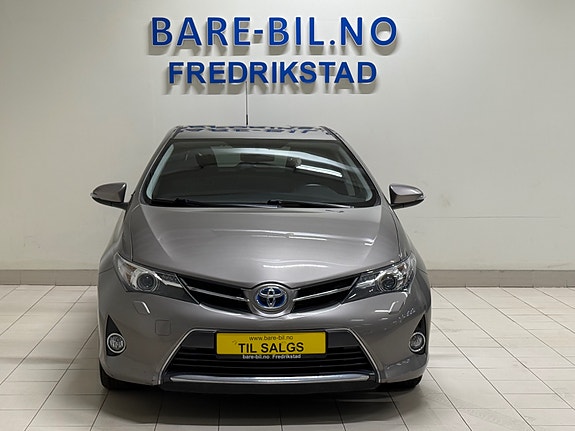 Toyota Auris 4 of 30
