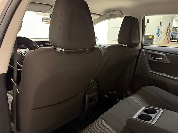 Toyota Auris 27 of 30