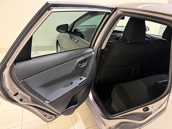 Toyota Auris 25 of 30