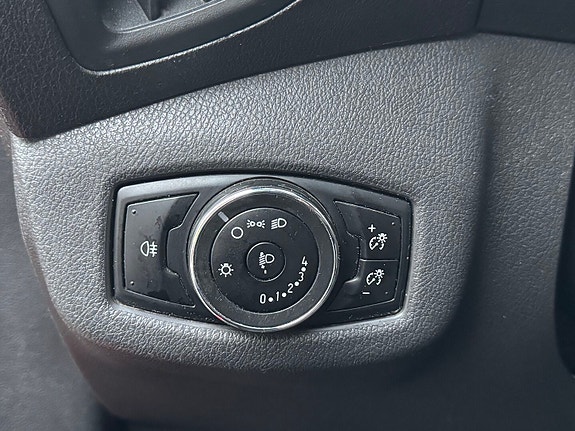 Ford Transit Connect 17 of 30