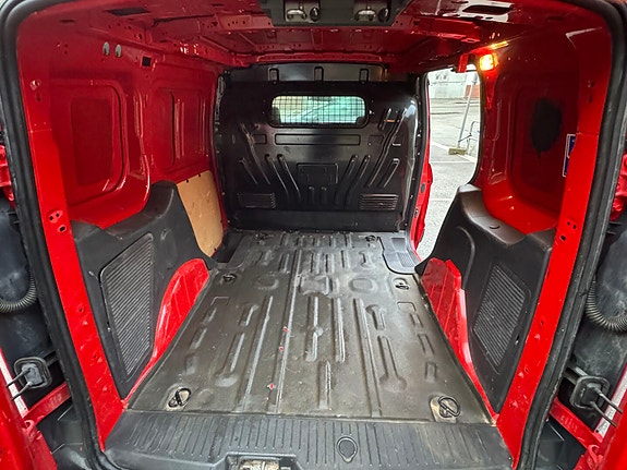 Ford Transit Connect 11 of 30
