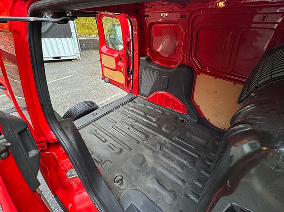 Ford Transit Connect 10 of 30