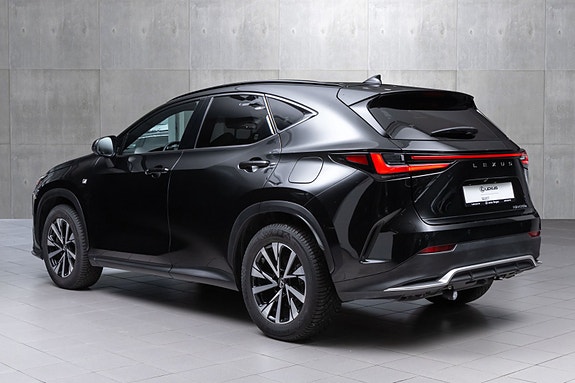 Lexus NX450h 4 of 8