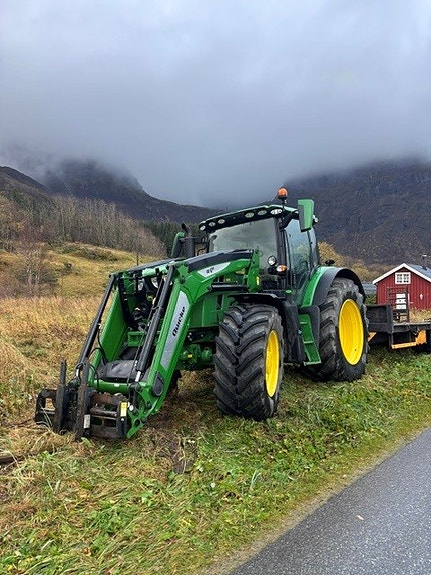 John Deere 6R 185 2 of 8