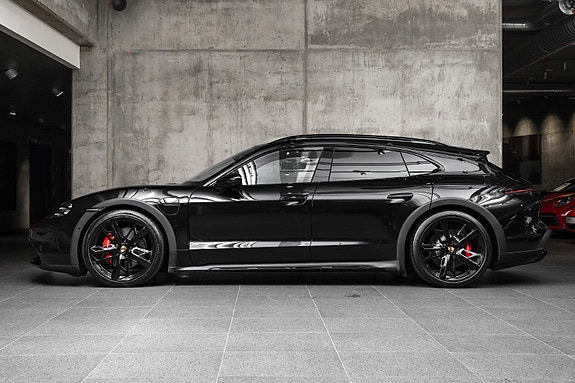 Porsche Taycan 2 of 30