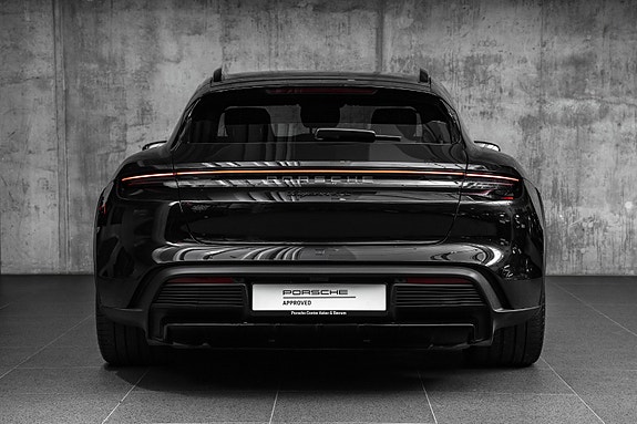 Porsche Taycan 7 of 30