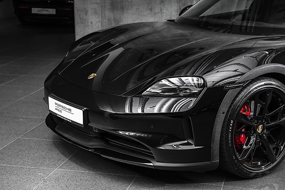Porsche Taycan 4 of 30