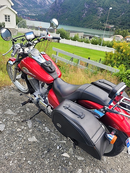 Honda VT 750 C Shadow 3 of 4