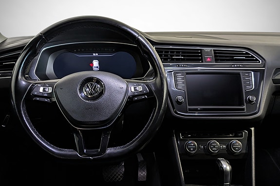 Volkswagen Tiguan 13 of 25