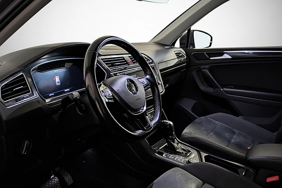 Volkswagen Tiguan 12 of 25
