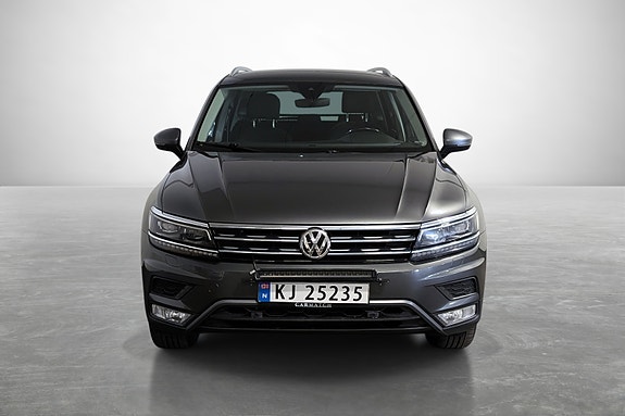 Volkswagen Tiguan 3 of 25