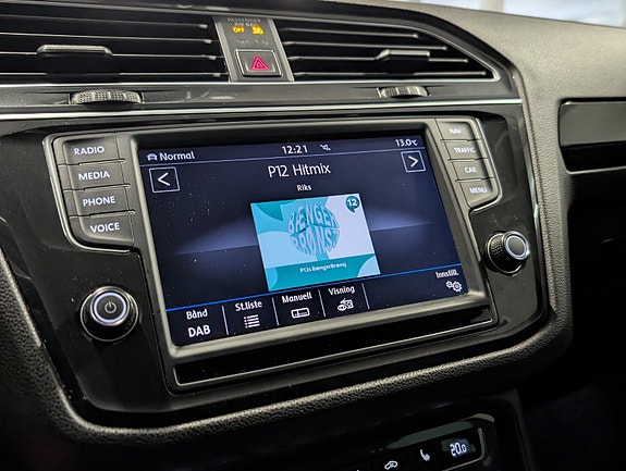 Volkswagen Tiguan 16 of 25