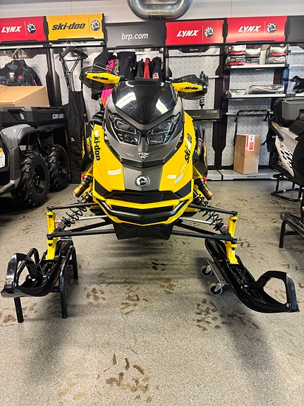 Ski-doo MXZ X-RS Comp 850 E-TEC Turbo R 3 of 8