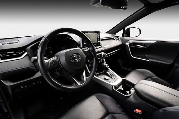 Toyota RAV4 10 of 30