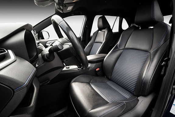Toyota RAV4 8 of 30