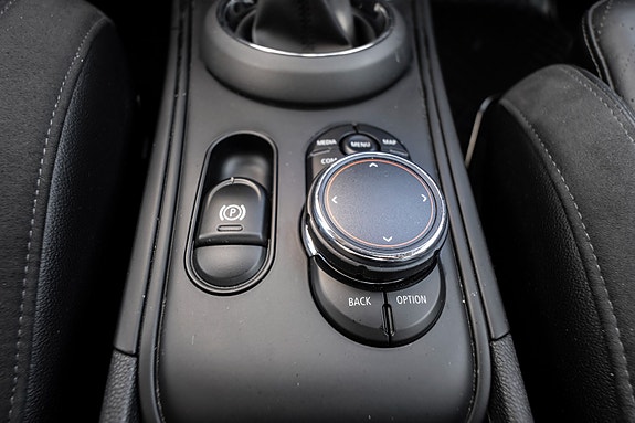 MINI Countryman Cooper SE 17 of 28