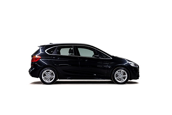 BMW 225xe 11 of 30