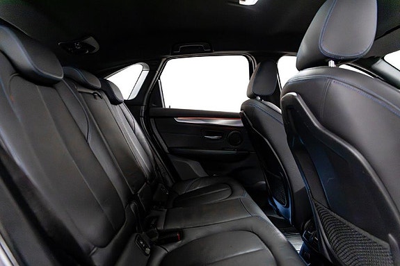 BMW 225xe 18 of 30