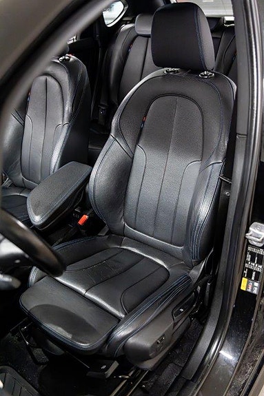 BMW 225xe 16 of 30