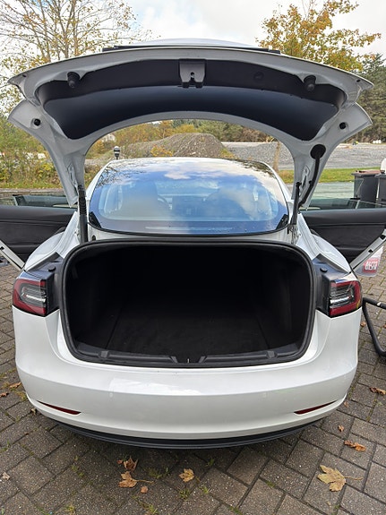 Tesla Model 3 9 of 22