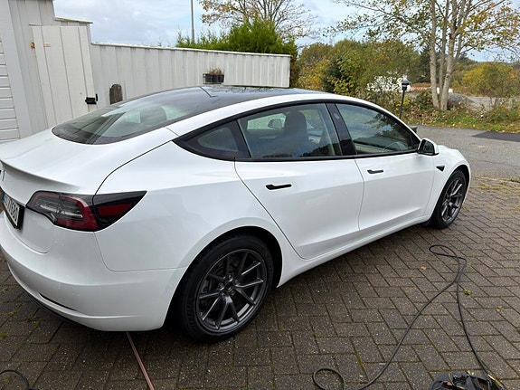 Tesla Model 3 6 of 22