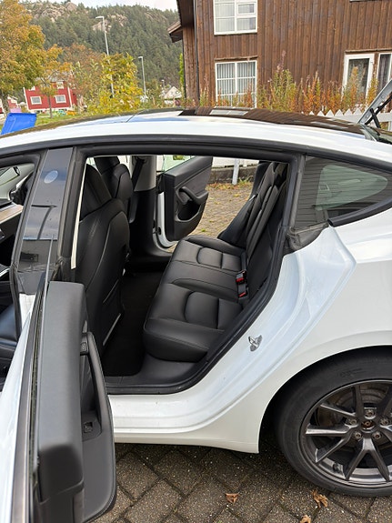 Tesla Model 3 10 of 22