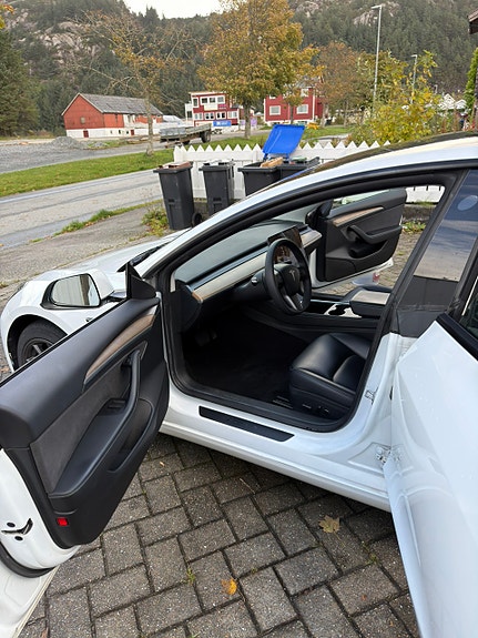 Tesla Model 3 15 of 22