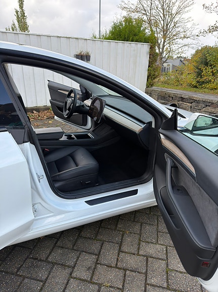 Tesla Model 3 12 of 22