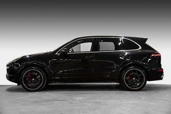 Porsche Cayenne GTS 3 of 30