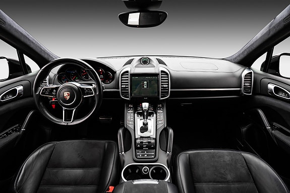 Porsche Cayenne GTS 7 of 30
