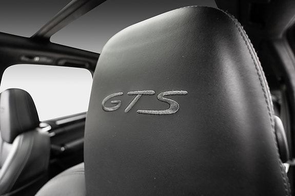 Porsche Cayenne GTS 28 of 30