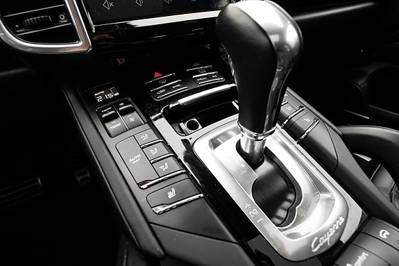 Porsche Cayenne GTS 19 of 30