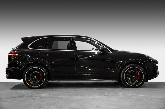 Porsche Cayenne GTS 6 of 30