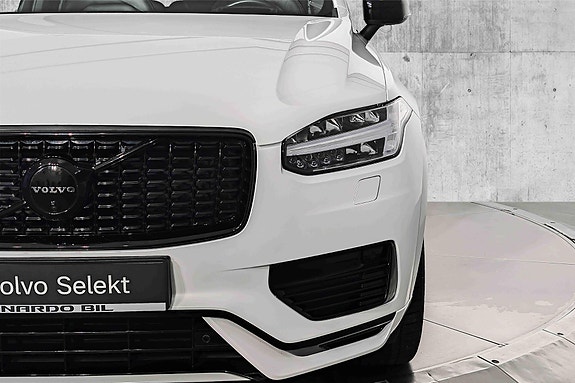 Volvo XC90 16 of 30