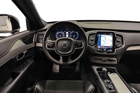 Volvo XC90 27 of 30