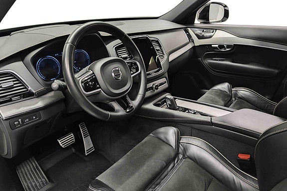 Volvo XC90 17 of 30