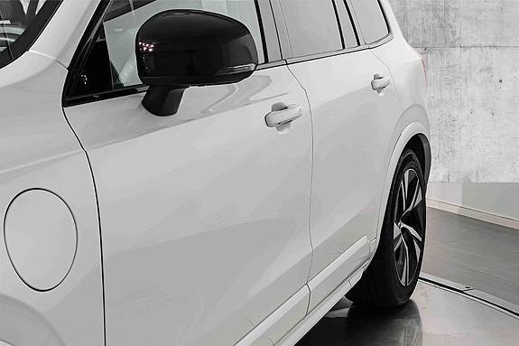 Volvo XC90 4 of 30