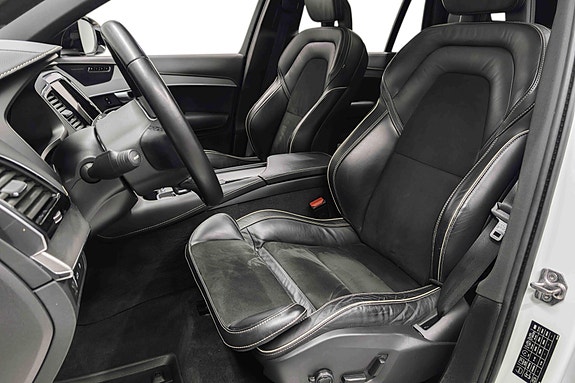 Volvo XC90 18 of 30