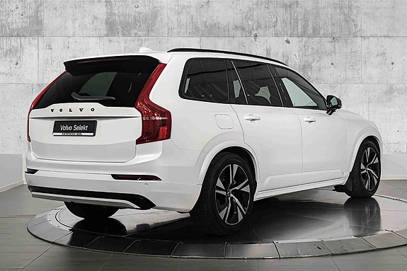 Volvo XC90 14 of 30