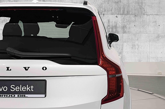 Volvo XC90 8 of 30